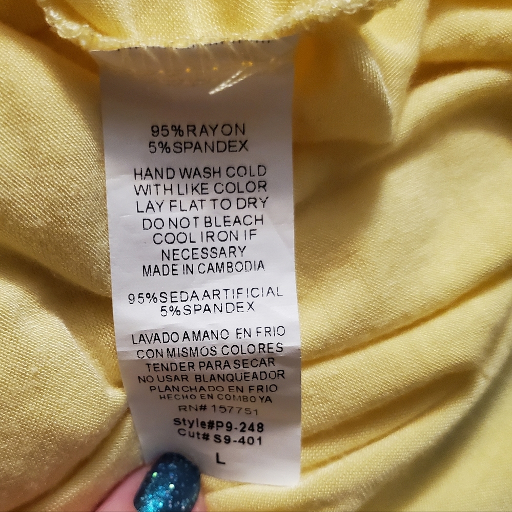 NWOT Yellow Basic Top - Picture 4 of 4